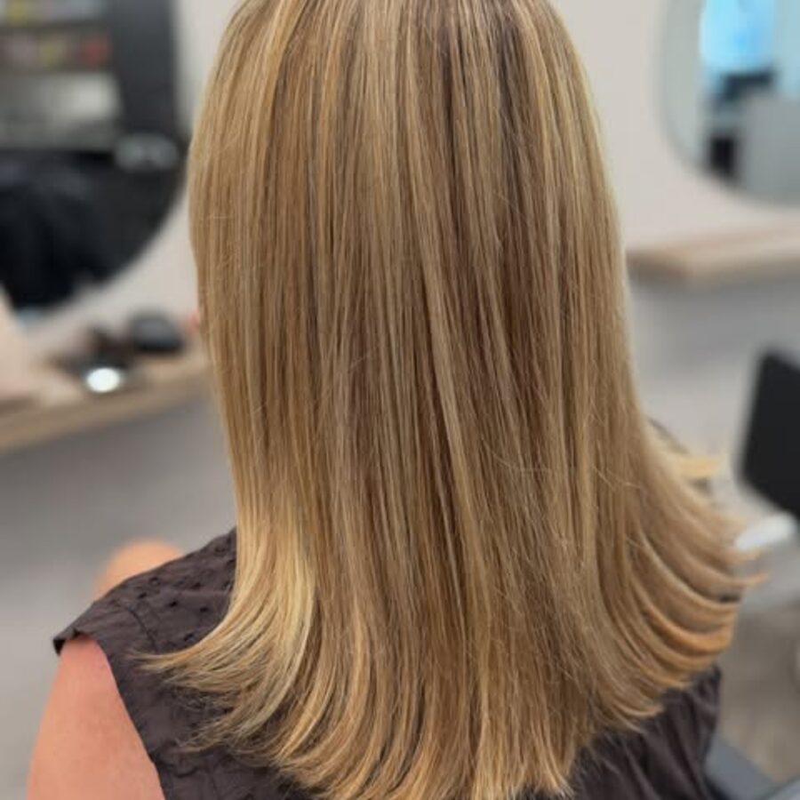Warmes Blond mit natürlichem Farbverlauf und Glanz – Hair & More Frauenfeld